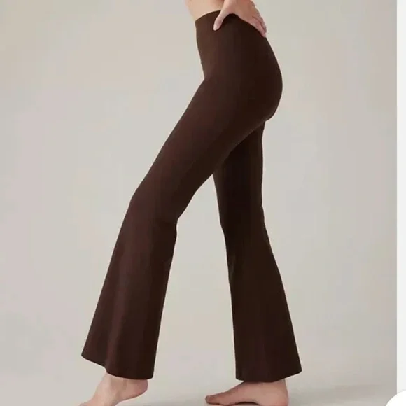 LIKE NEW Athleta Salutation Stash Flare Pant Toasted Brown - Picture 2 of 7